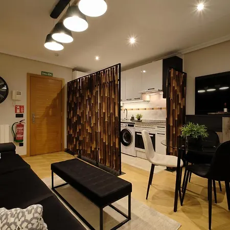 El Balconcillo - Elegante En El Centro - Grupo Querbes خيخون