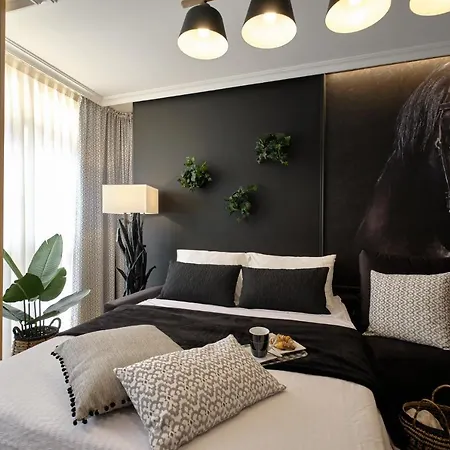 Apartman El Balconcillo - Elegante En El Centro - Grupo Querbes