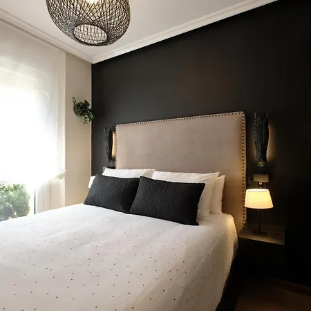 El Balconcillo - Elegante En El Centro - Grupo Querbes Apartman Gijón